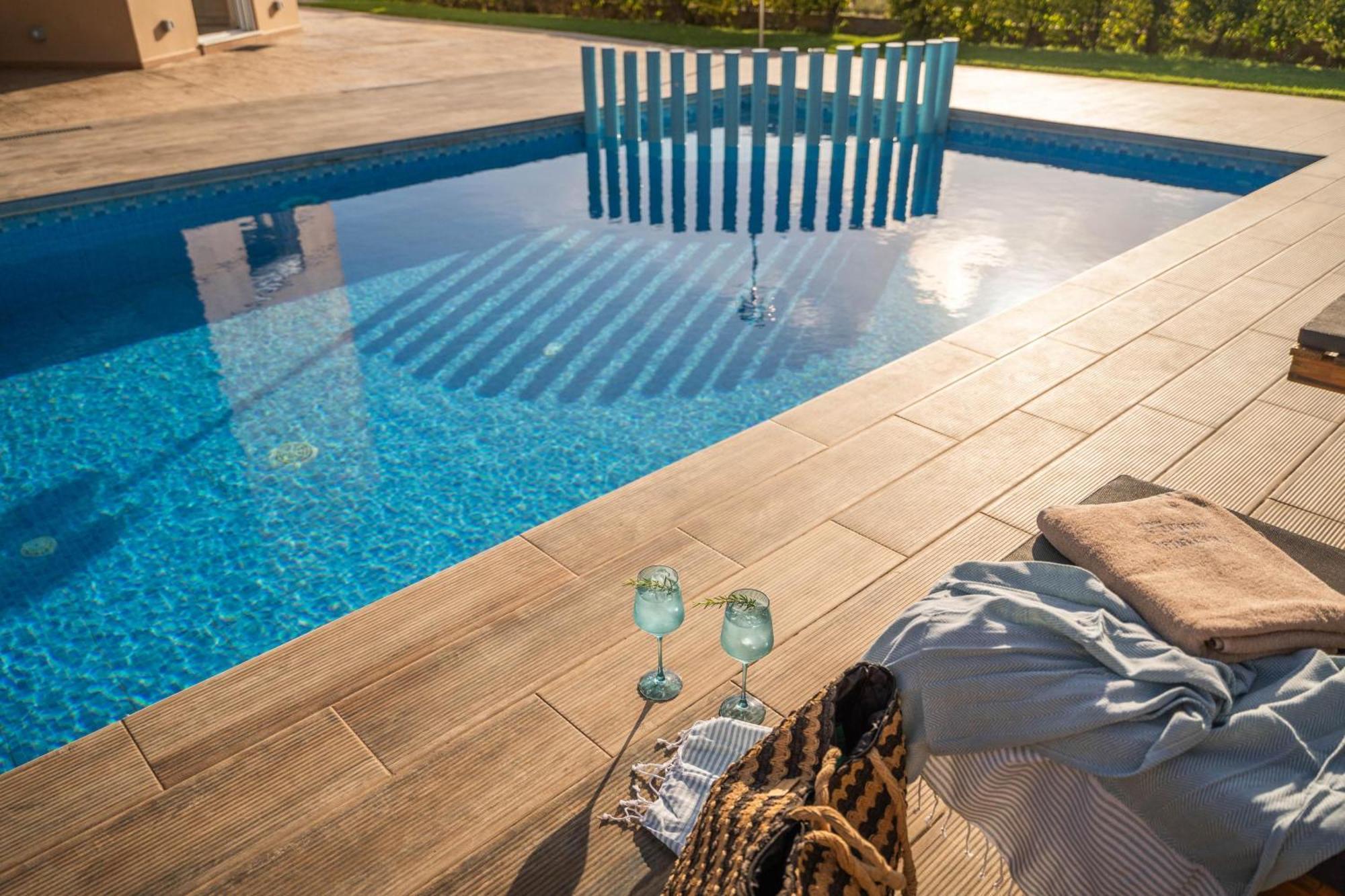 Villa Ariella With Sea View Agia Marina Exteriér fotografie